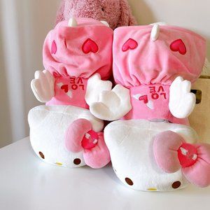 Hello kitty car pillows!